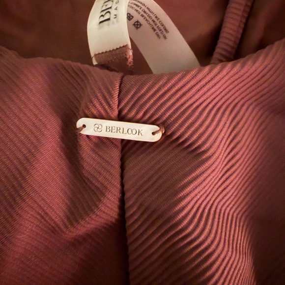 Berlook Brown One Piece Swimsuit NWT women’s medium - Picture 3 of 6